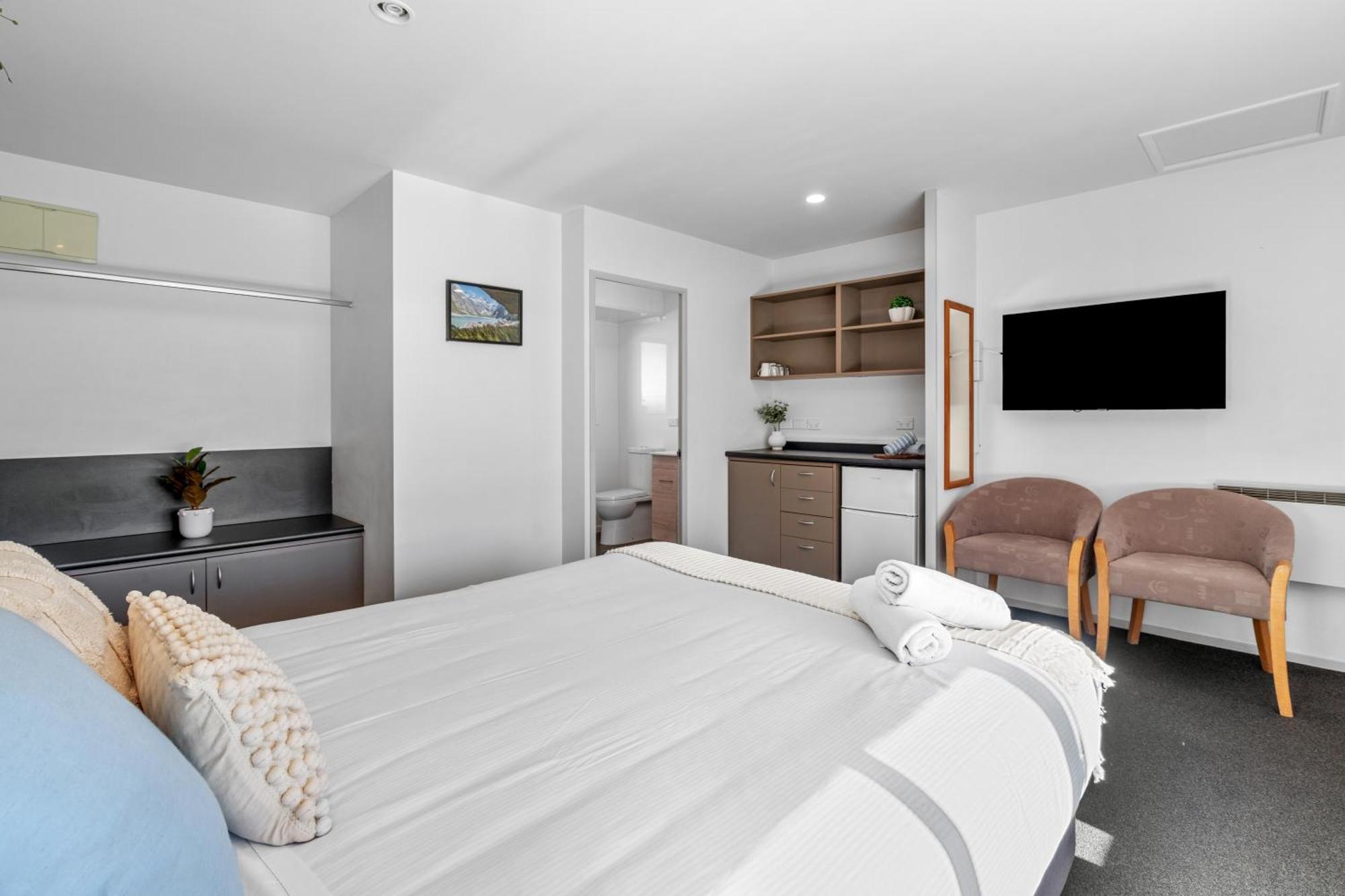 Tasman Holiday Parks - Te Anau Eksteriør billede A typical studio apartment
